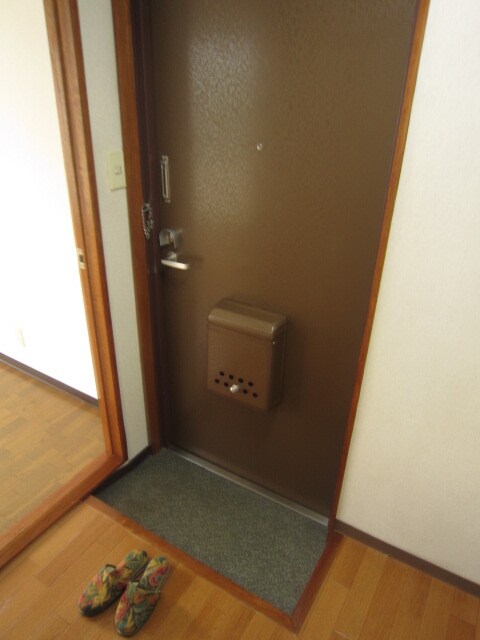 物件内観写真11　(玄関)