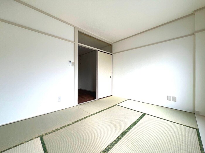 物件内観写真9　(居室)