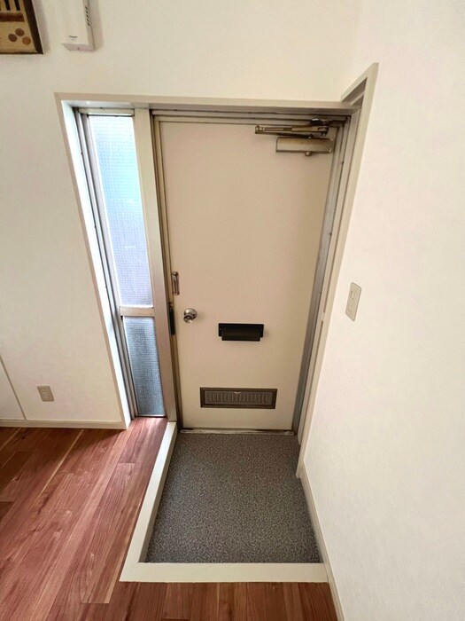 物件内観写真22　(玄関)