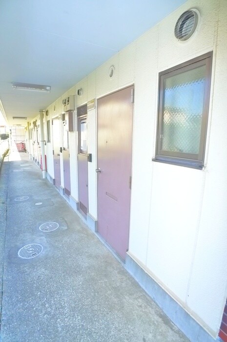 物件外観写真5　(エントランス部分)