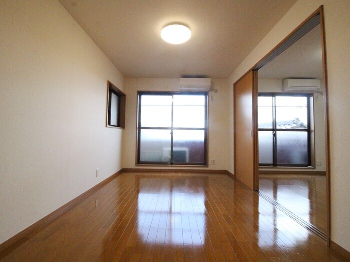 物件内観写真7　(居室)