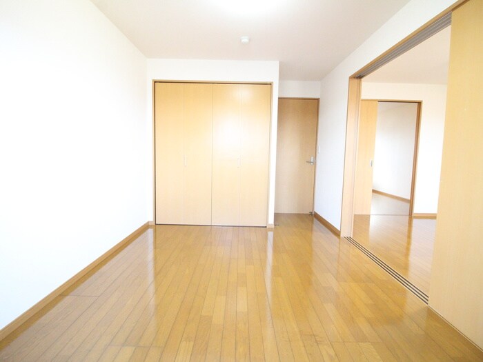 物件内観写真8　(居室)