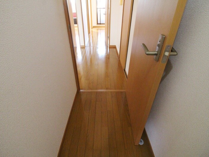 物件内観写真20　(廊下)