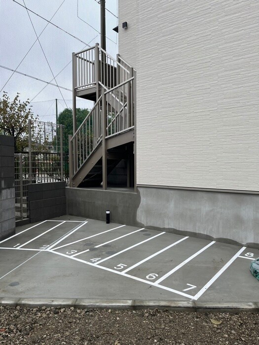 物件外観写真4　(駐輪場)