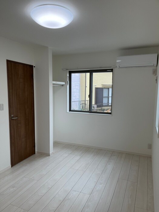 物件内観写真10　(居室)