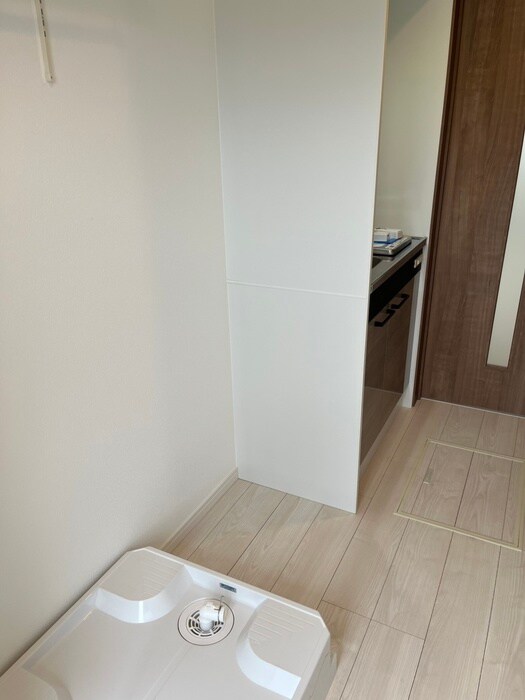 物件内観写真12　(洗濯機置場)