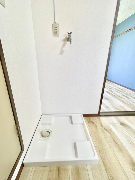 物件内観写真17　(洗濯機置場)