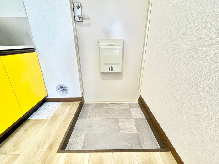物件内観写真18　(玄関)
