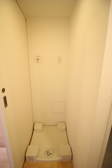 物件内観写真11　(洗濯機置場)