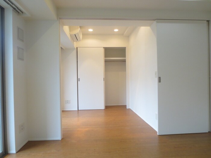 物件内観写真12　(廊下)
