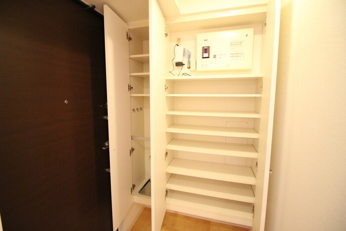 物件内観写真15　(靴箱)