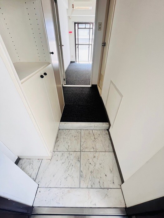 物件内観写真22　(玄関)