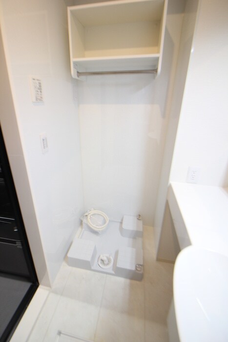 物件内観写真11　(洗濯機置場)