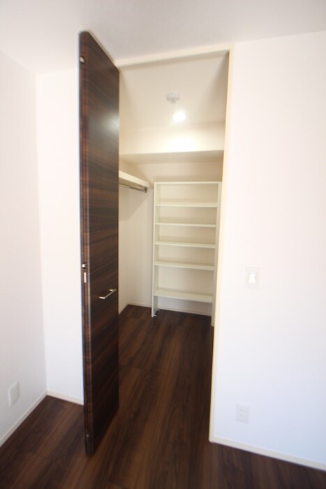 物件内観写真13　(収納)