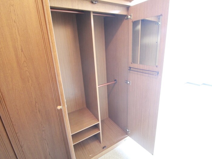 物件内観写真12　(収納)