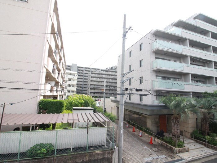 物件内観写真16　(室内からの展望)