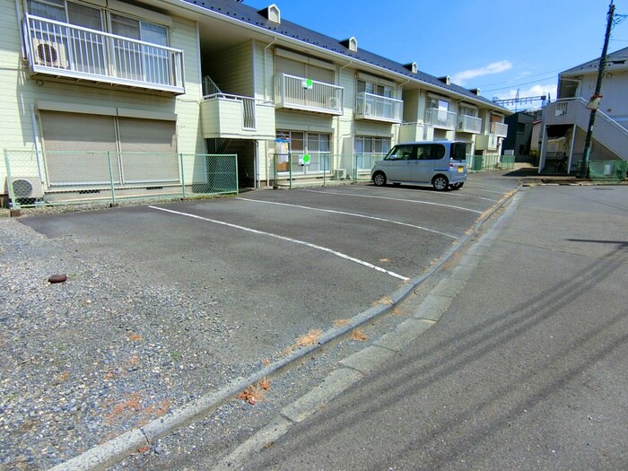 物件外観写真6　(駐車場)