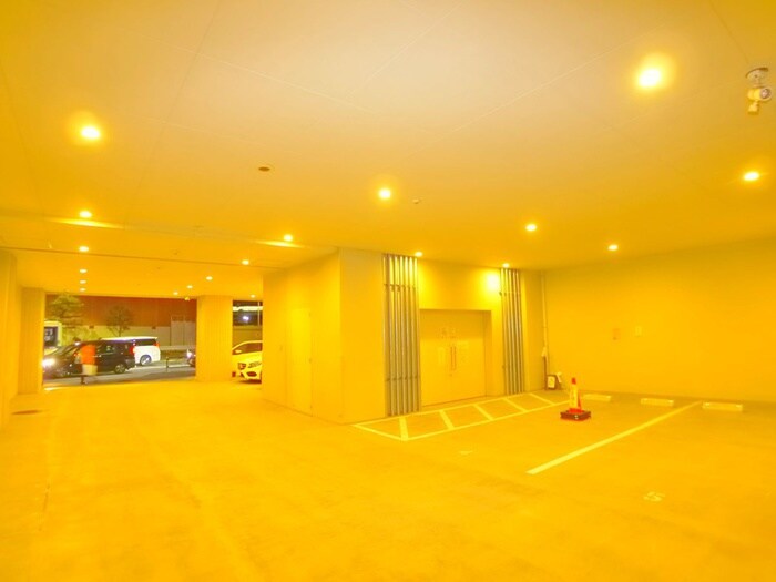 物件外観写真3　(駐車場)