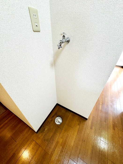 物件内観写真13　(洗濯機置場)