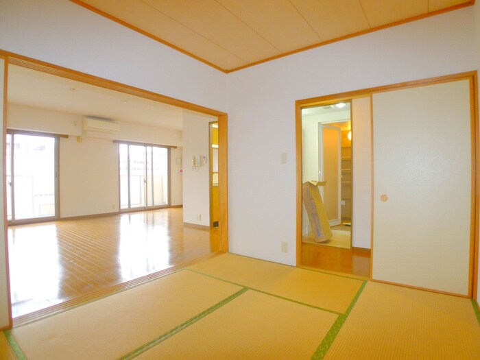 物件内観写真12　(室内からの展望)