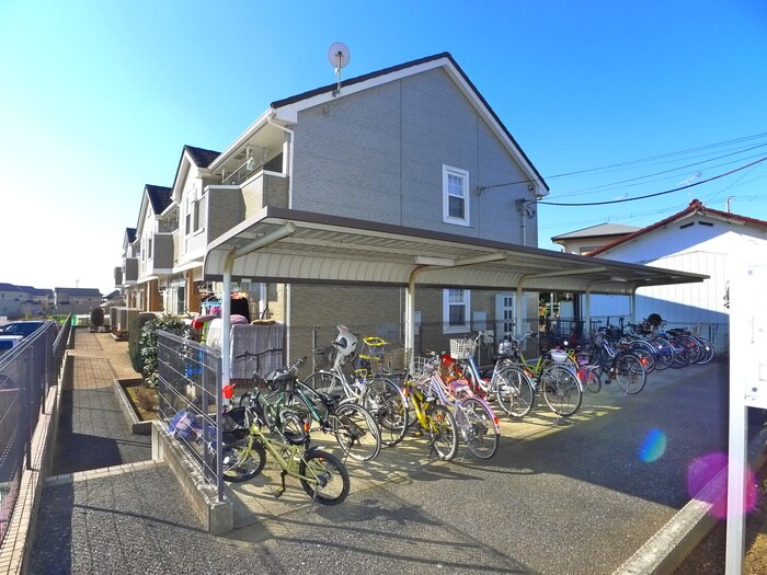 物件外観写真4　(駐輪場)