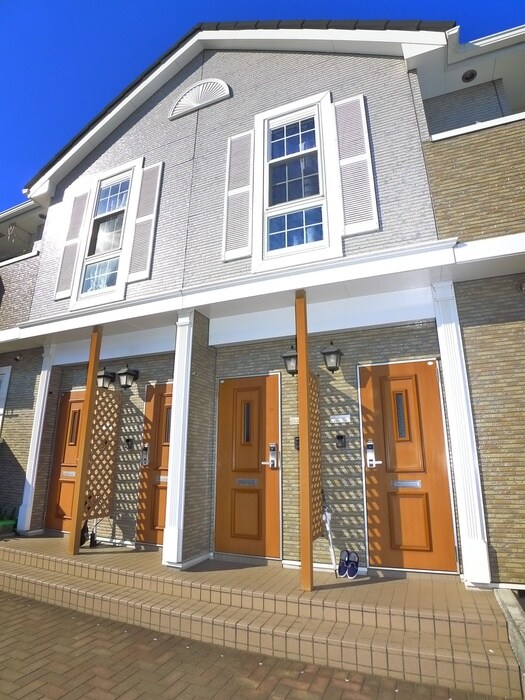 物件外観写真6　(エントランス部分)