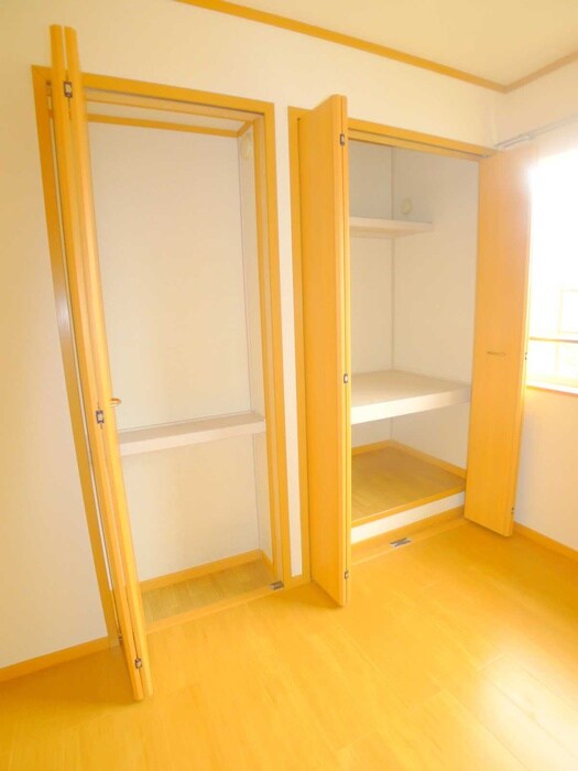 物件内観写真12　(収納)