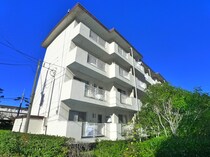 稲毛団地９号棟（１０５）の外観写真