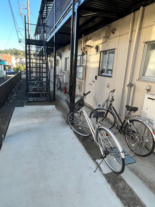 物件外観写真3　(エントランス部分)