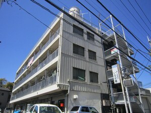 格子屋マンション外観写真