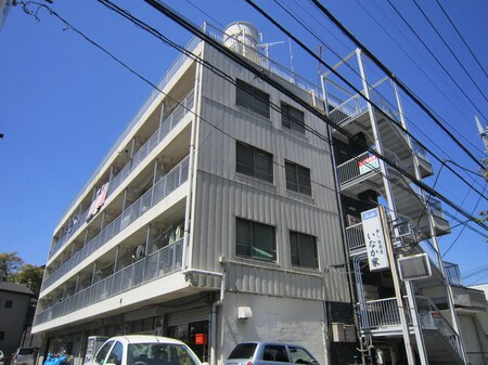 格子屋マンション外観写真