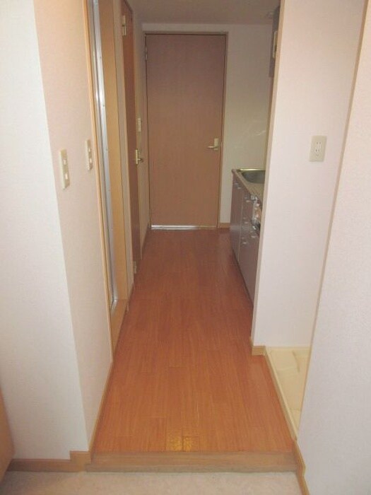 物件内観写真7　(玄関)