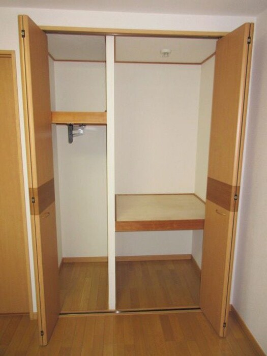 物件内観写真12　(収納)