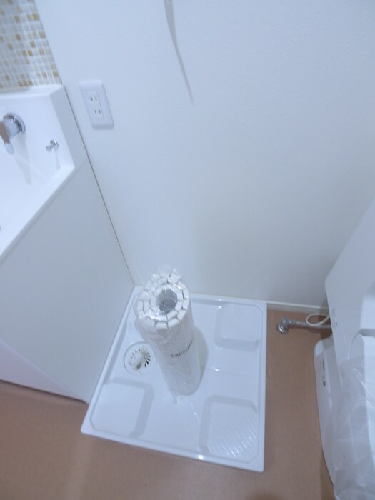 物件内観写真7　(洗濯機置場)