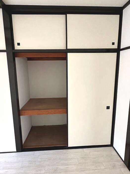 物件内観写真12　(収納)