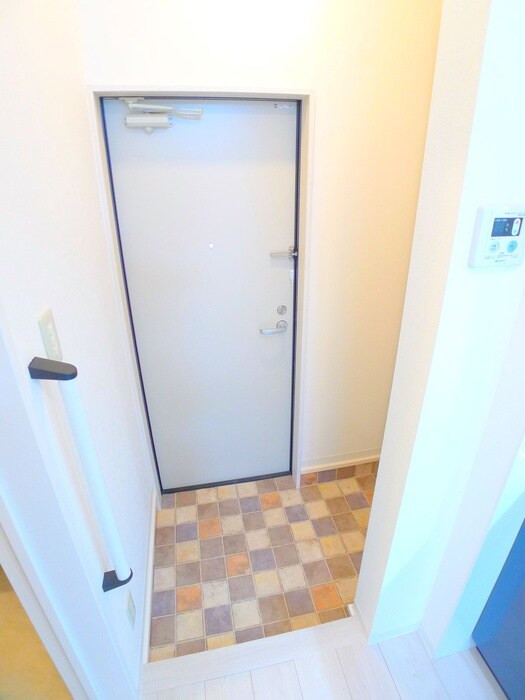 物件内観写真16　(玄関)