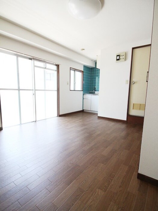 物件内観写真10　(室内からの展望)