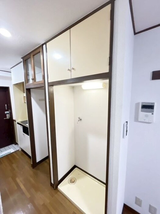 物件内観写真13　(洗濯機置場)