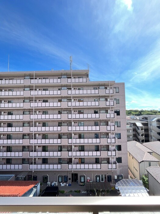 物件内観写真15　(室内からの展望)