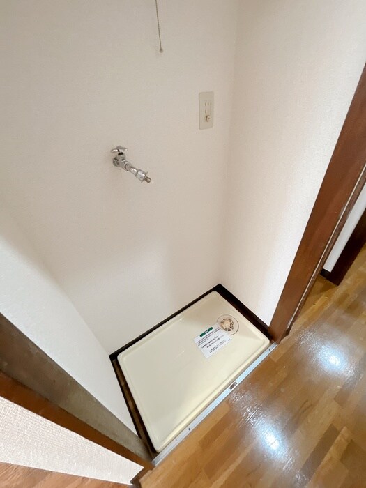 物件内観写真15　(洗濯機置場)