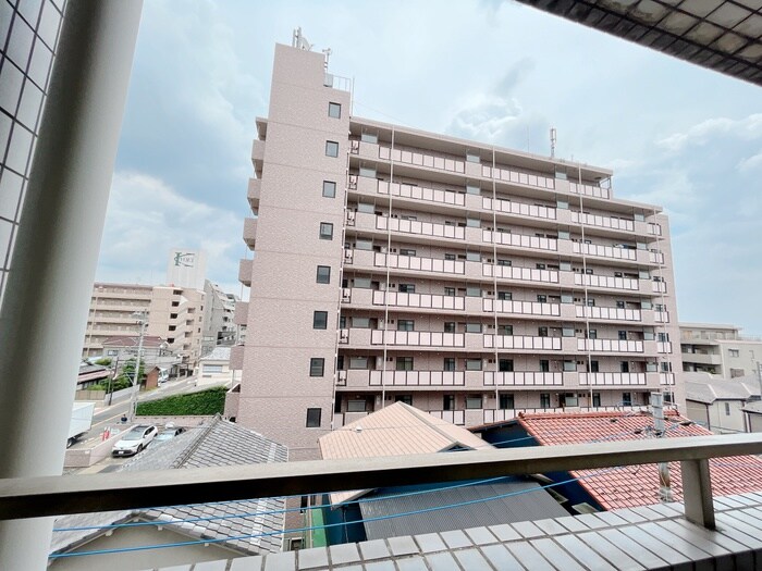 物件内観写真18　(室内からの展望)