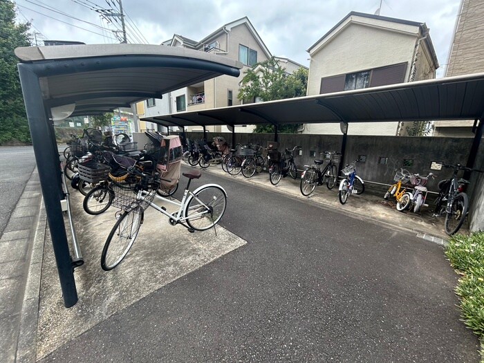 物件外観写真6　(駐輪場)
