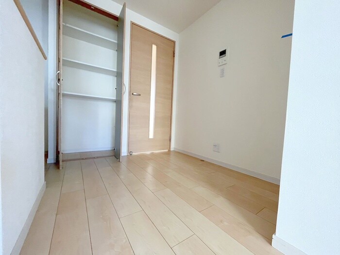 物件内観写真19　(居室)