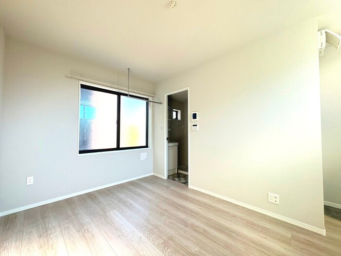 物件内観写真9　(居室)