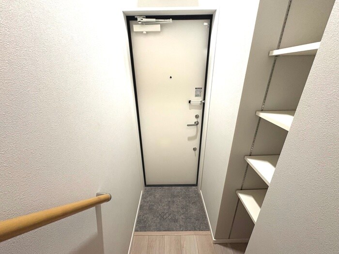 物件内観写真21　(玄関)
