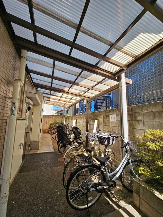 物件外観写真5　(駐輪場)