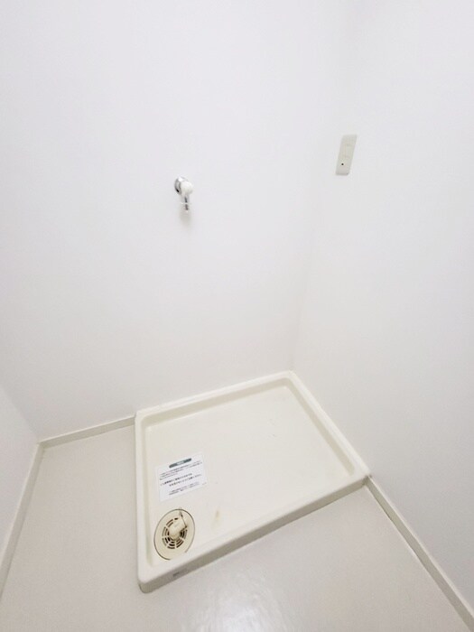 物件内観写真12　(洗濯機置場)