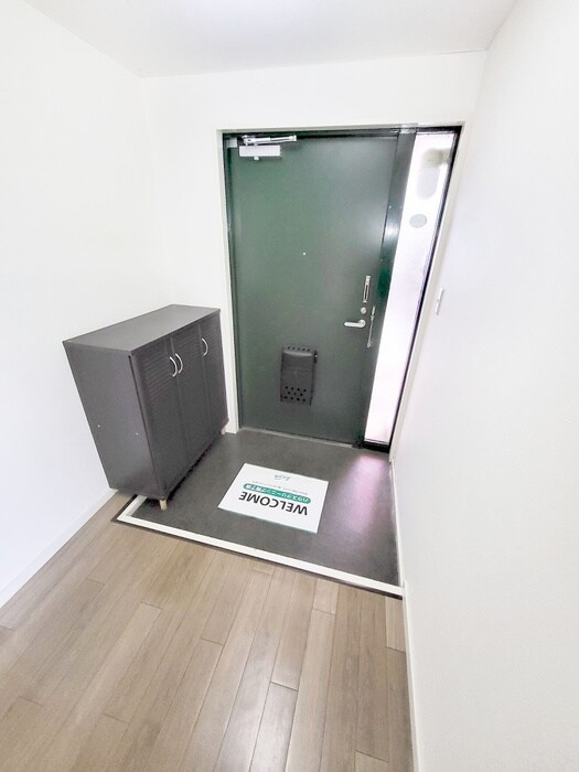 物件内観写真17　(玄関)