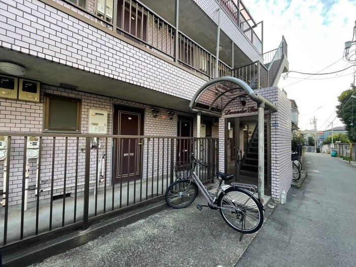 物件外観写真5　(駐輪場)