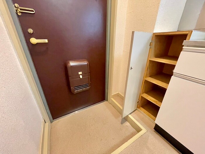 物件内観写真16　(玄関)